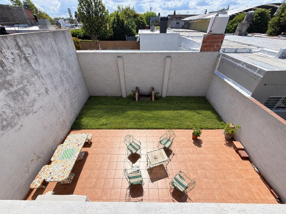 Foto de Chalet En 2 Plantas en Ituzaingó Norte | 4 Ambientes con Jardín y, imagen 1