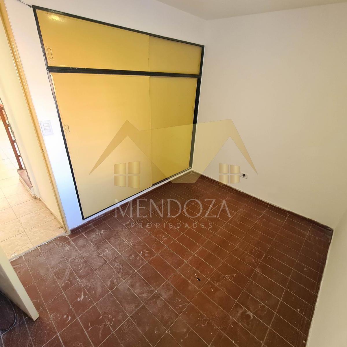 Venta de Casa en Bº Fuchs de Godoy Cruz 2