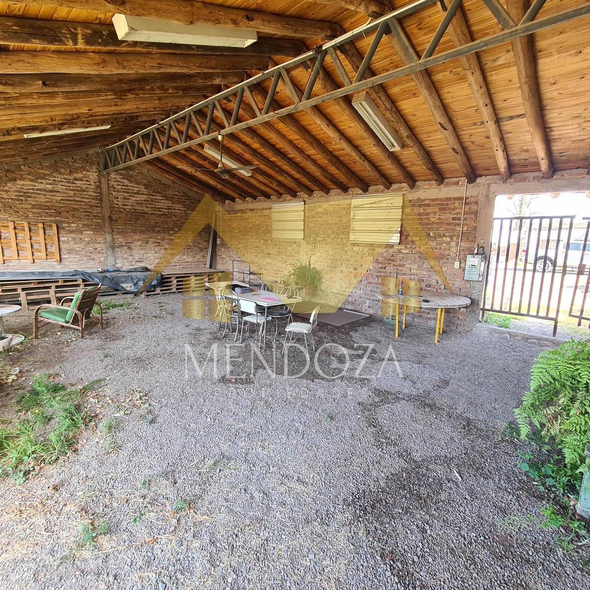 Venta de Terreno con Quincho y Pileta 3