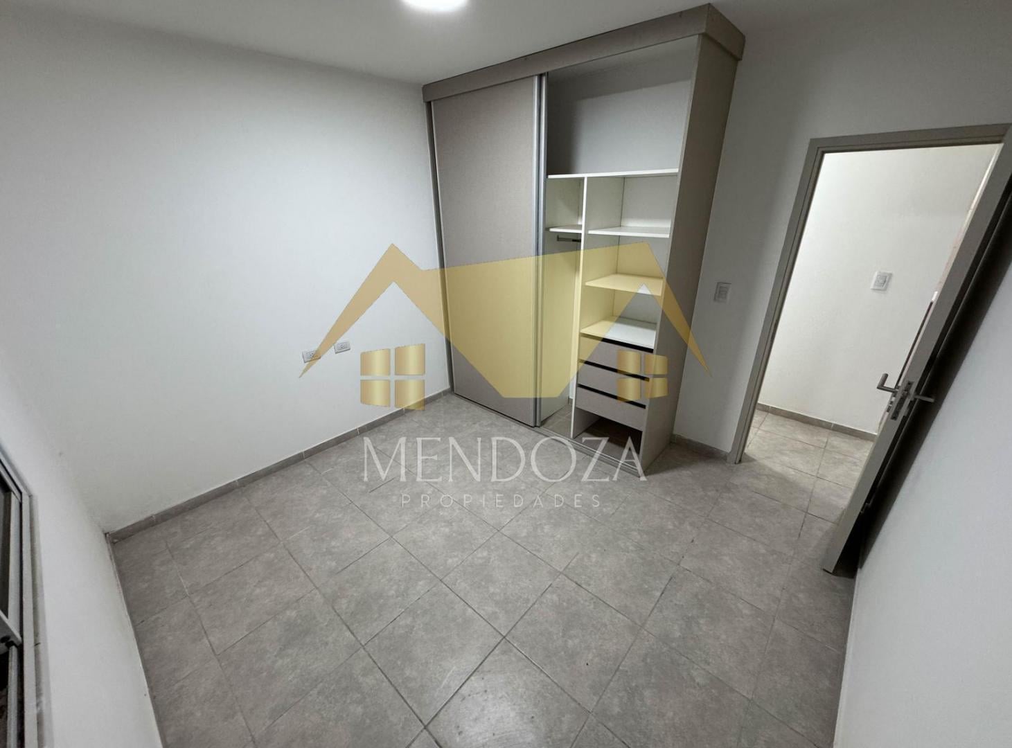 Foto de ALQUILER DEPARTAMENTO 2 DORMITORIOS CON COCHERA EN CIUDAD MENDOZA, imagen 2