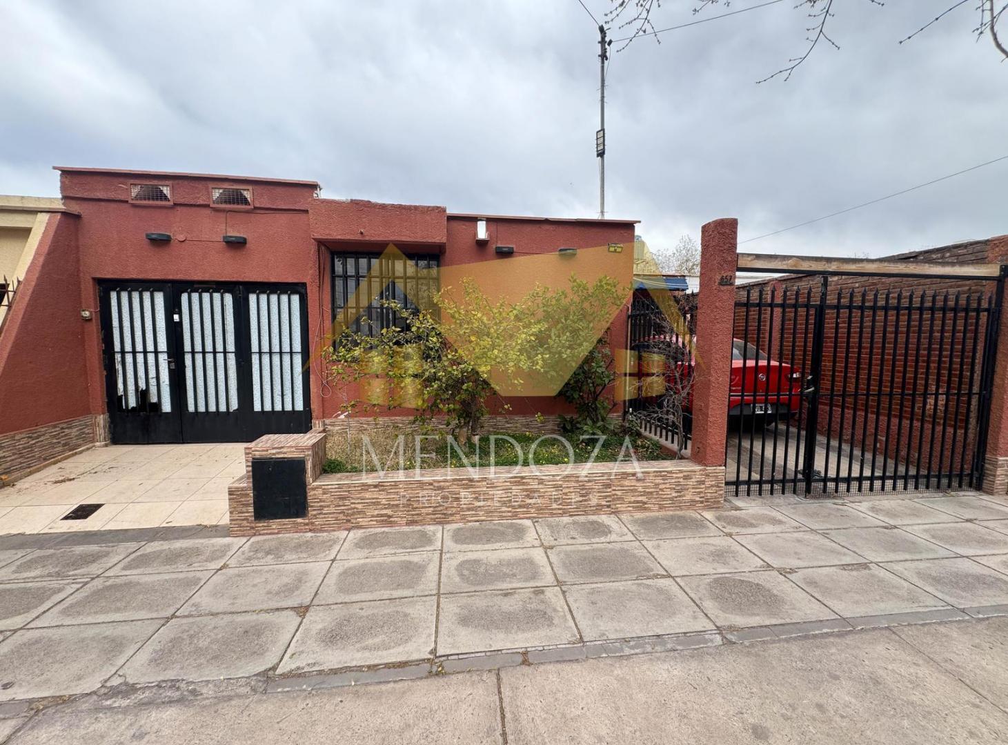 Foto de VENTA DE CASA EN GODOY CRUZ 3 DORMITORIOS, imagen 4