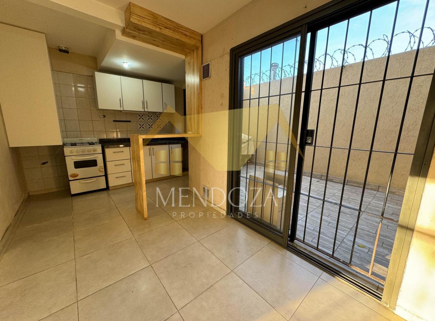 Foto de ALQUILER DUPLEX EN BARRIO TRAPICHE GODOY CRUZ, imagen 2