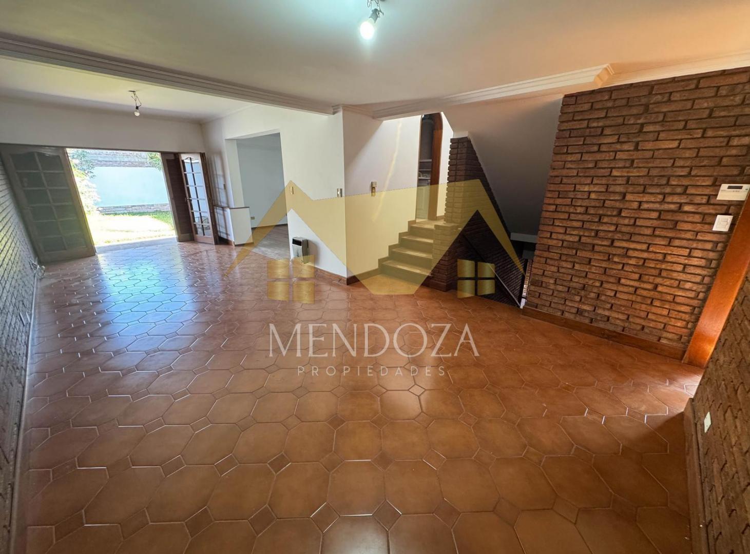 Foto de Casa en Venta en calle Martinez de Rosas 6ta Seccion Capital, imagen 5