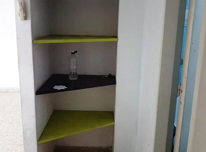 Dueño vende 2 amb. centro ,Piso 2, escalera apto prof, luminoso 5