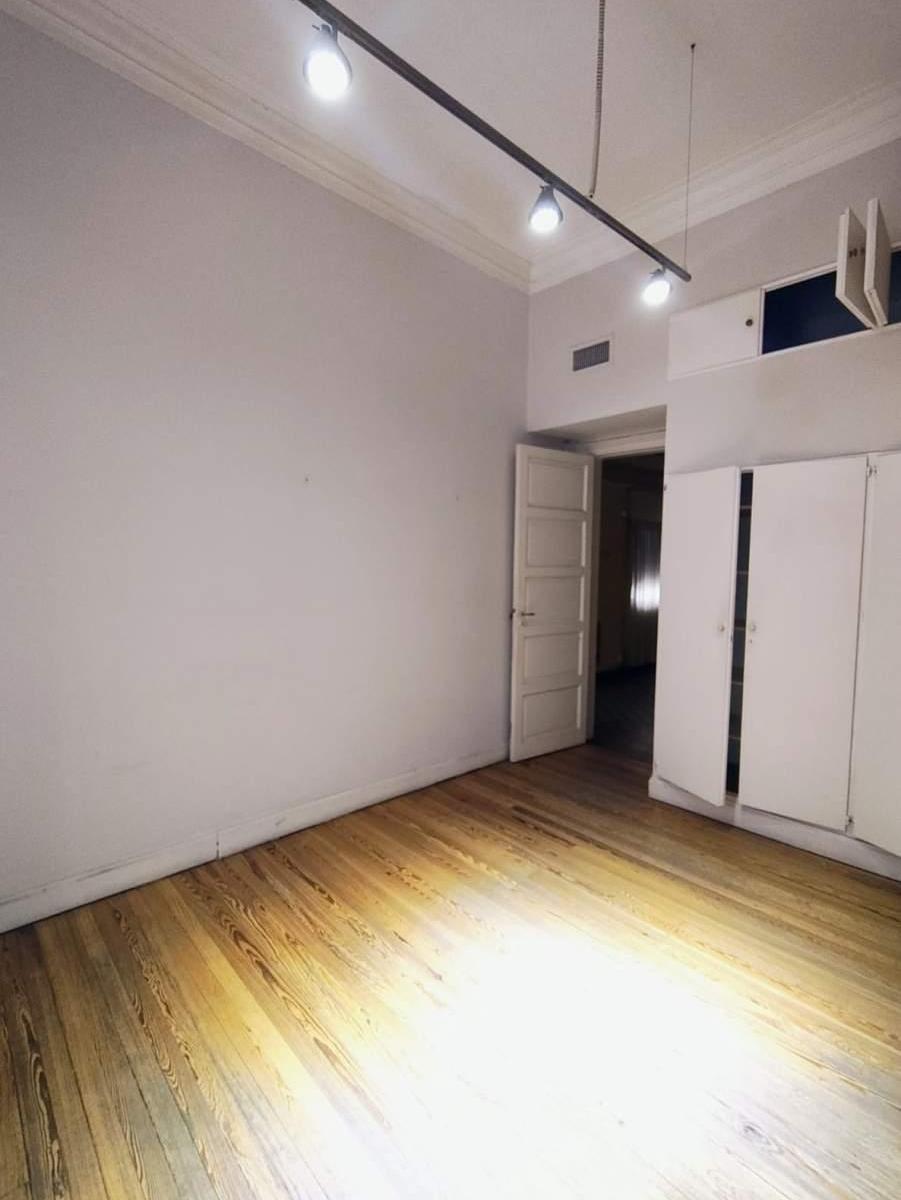 Semi Piso en Pleno Centro de Córdoba Sobre Peatonal Externo 9 de Julio 3