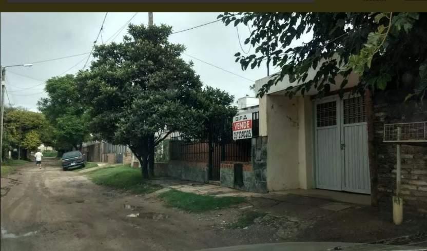 Oportunidad Arguello Casa de 2 Dorm. Mas 3 Departamentos de un Dormitorio 5