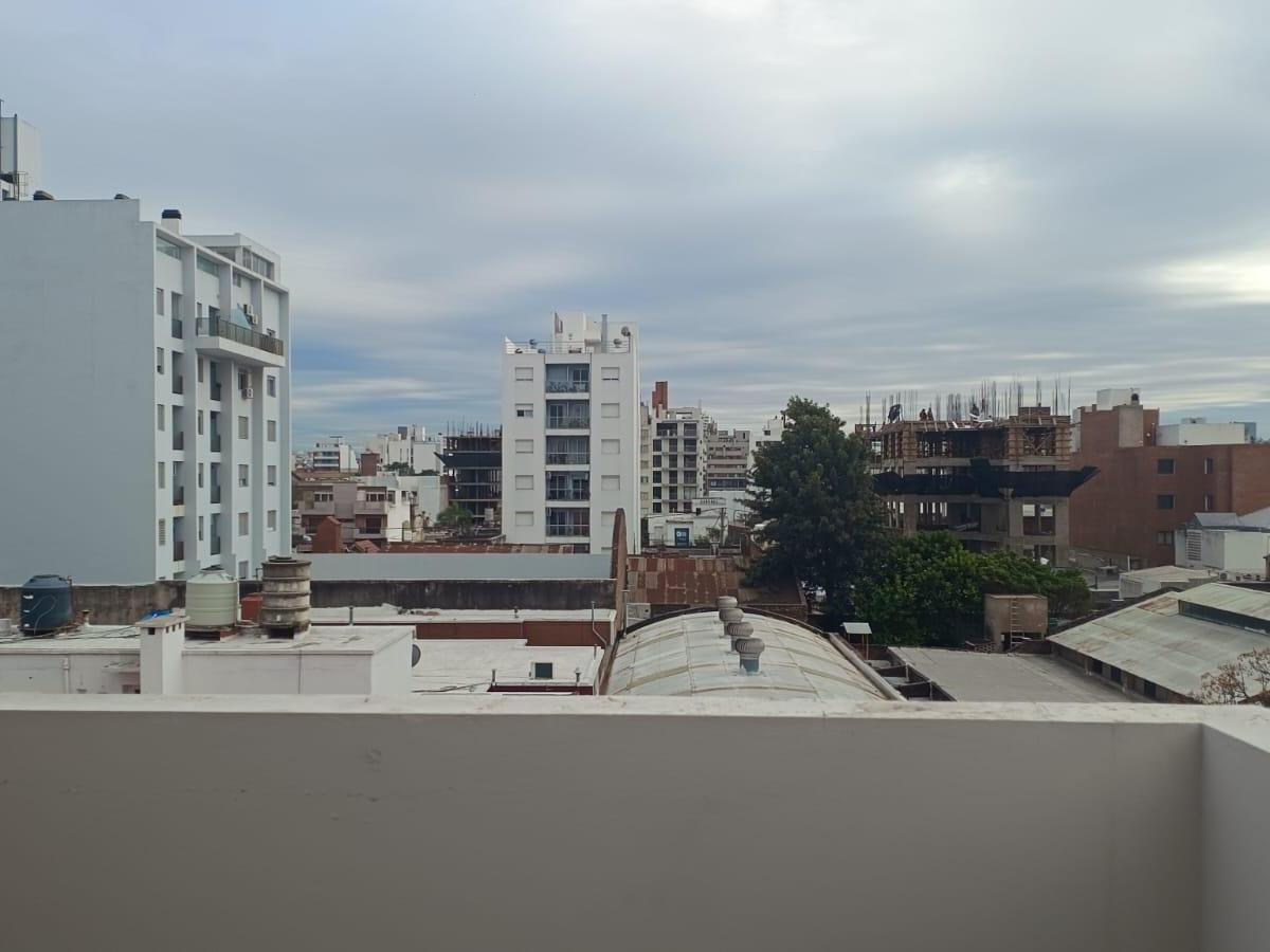 General Paz Amplio Externo con Balcon Terraza y Cochera 5