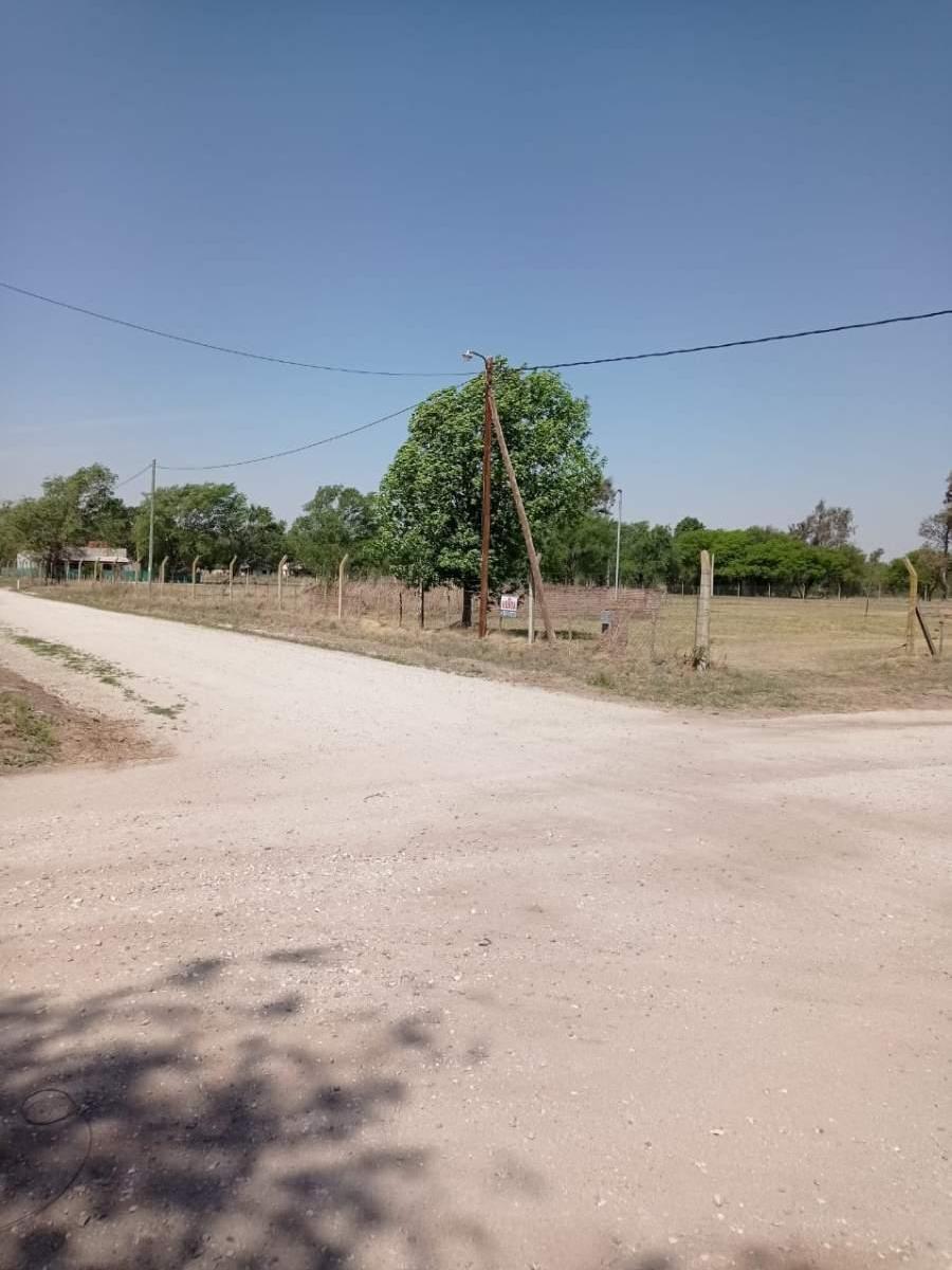 Campo de Una Hectarea en Anizacate con Porpiedades Escritura y Servicios 5