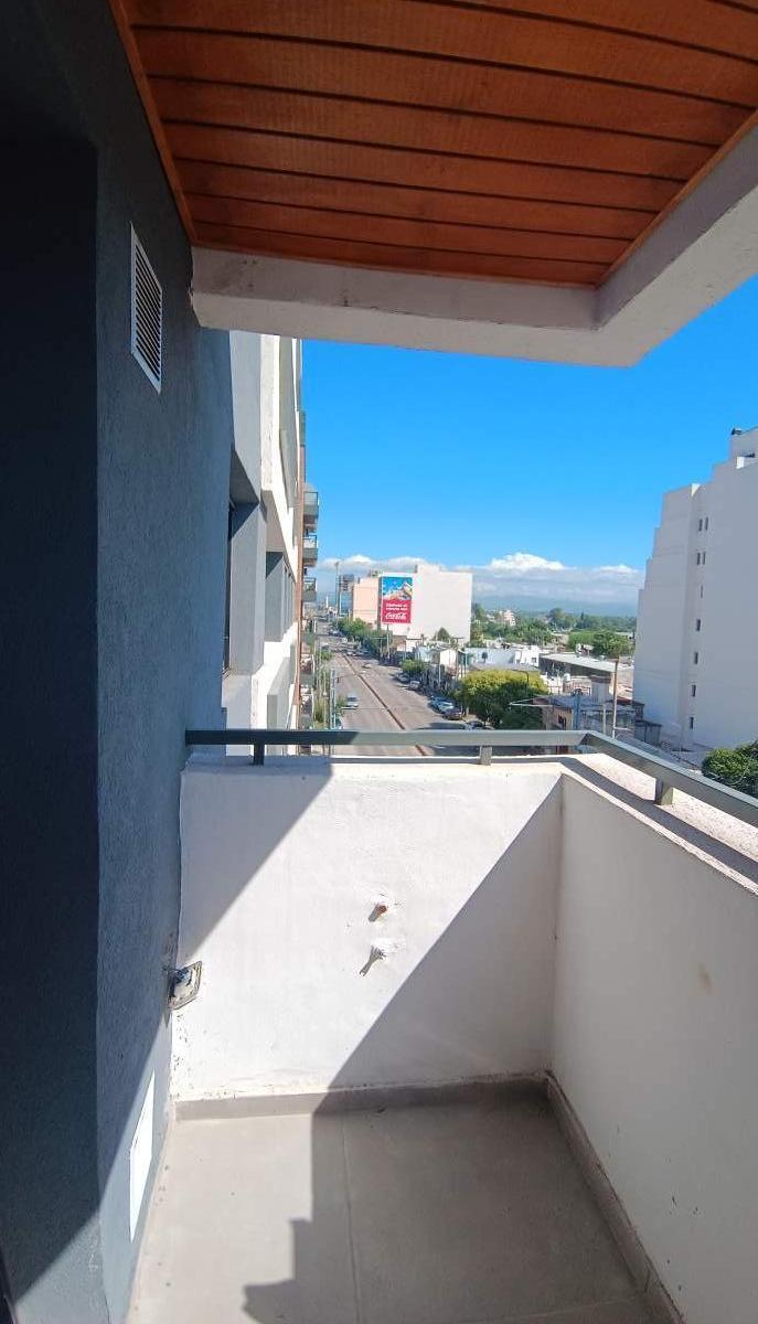 Venta Departamento a Estrenar Alberdi Externo con Balcón 2