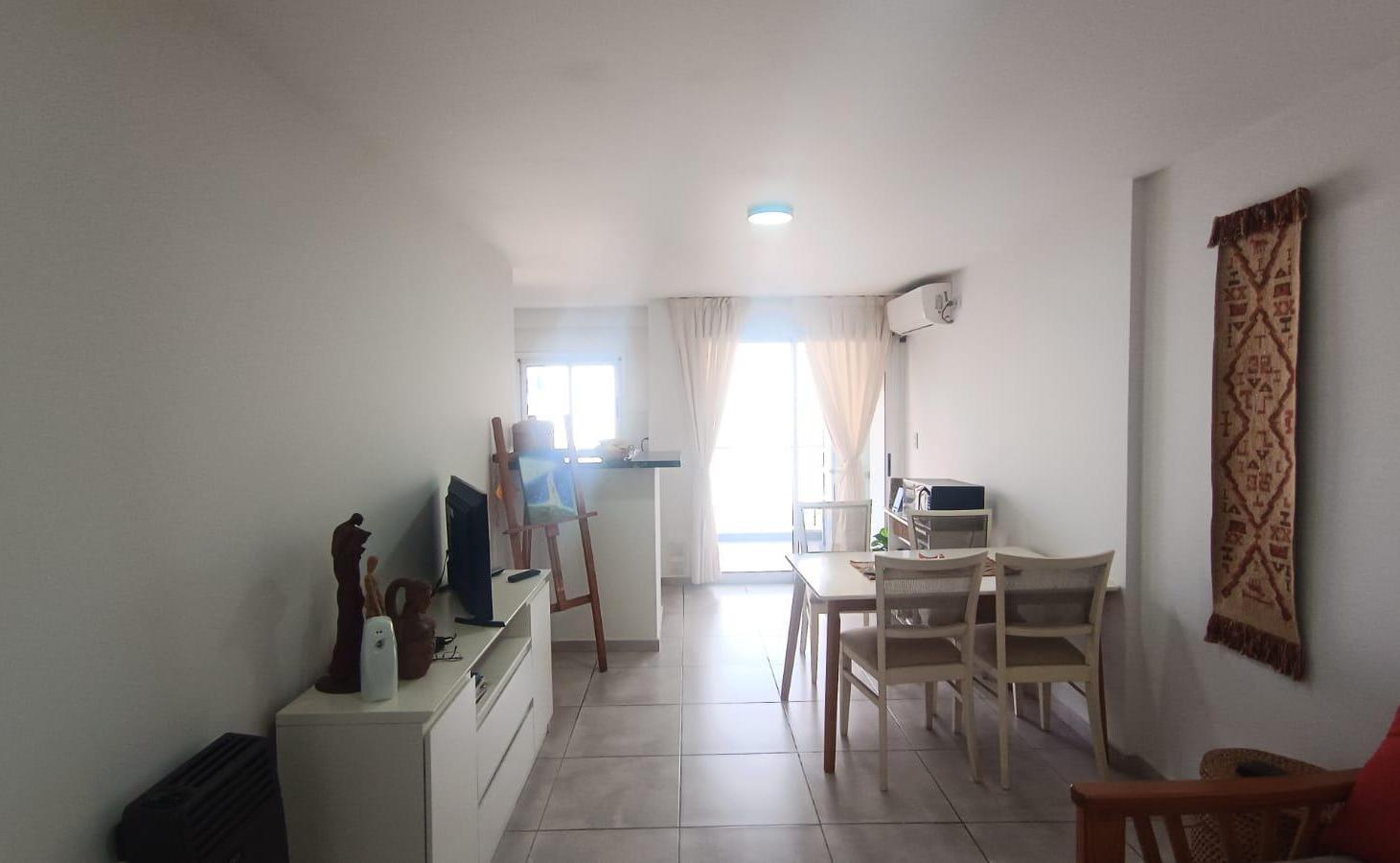Foto de General Paz Amplio un dormitorio externo con balcon pasante, imagen 1