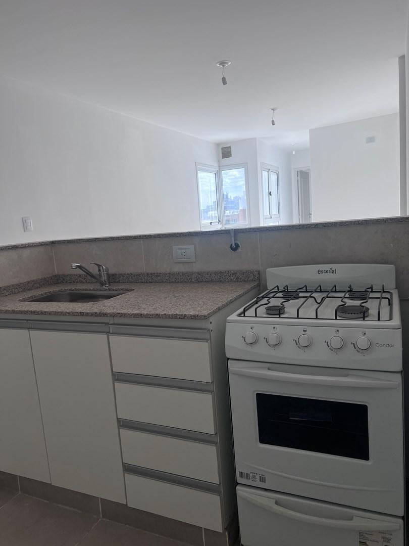 Foto de VENTA DEPARTAMENTO 1 DORMITORIO A ESTRENAR BARRIO ALBERDI, imagen 3