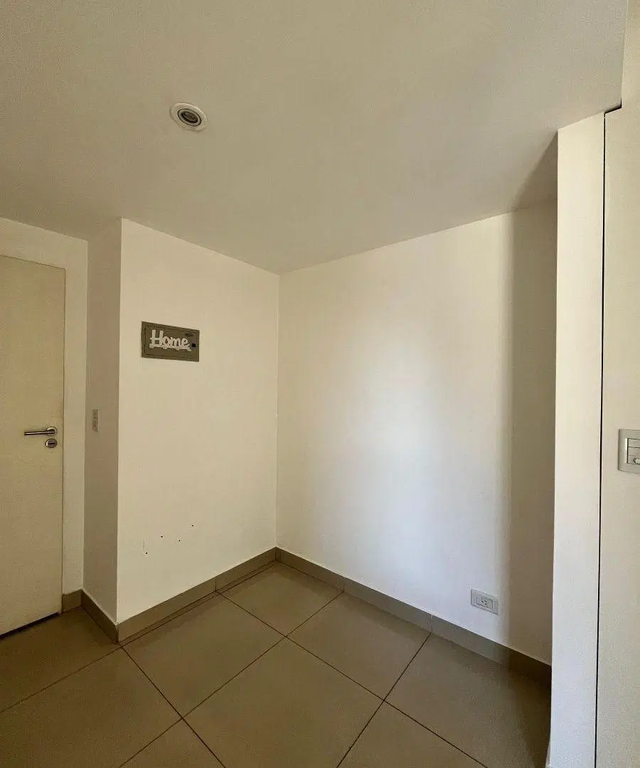 Departamento de 45 m² con 1 dormitorio en alquiler en Monte Castro - Amplio balcón y escritorio! 1