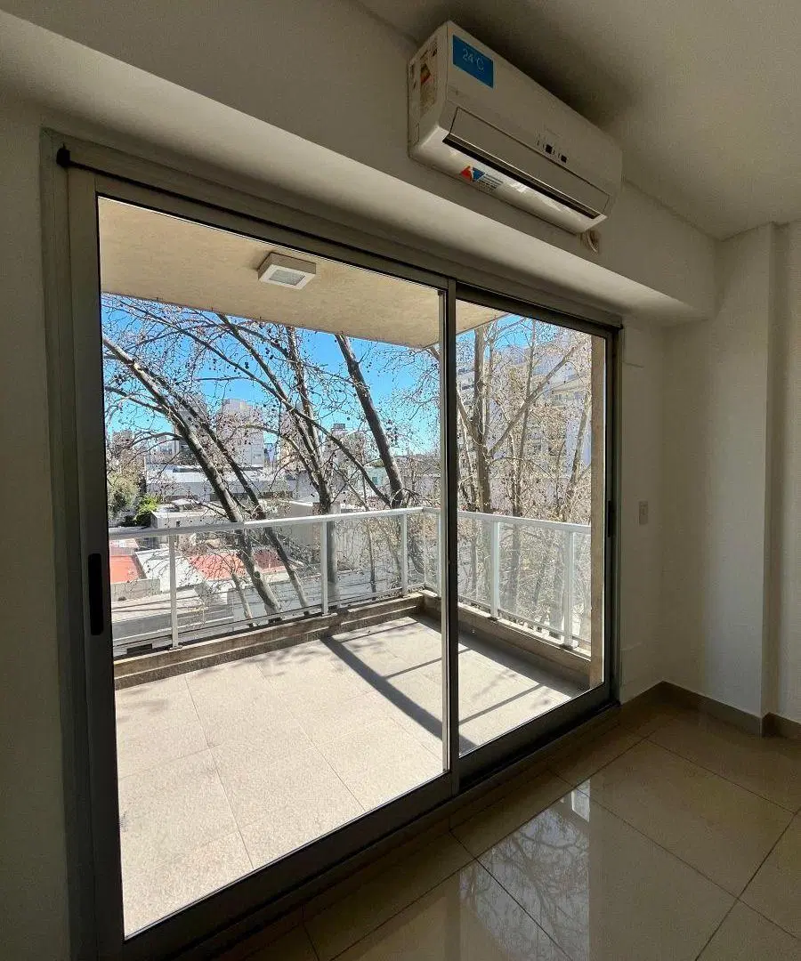 Departamento de 45 m² con 1 dormitorio en alquiler en Monte Castro - Amplio balcón y escritorio! 4