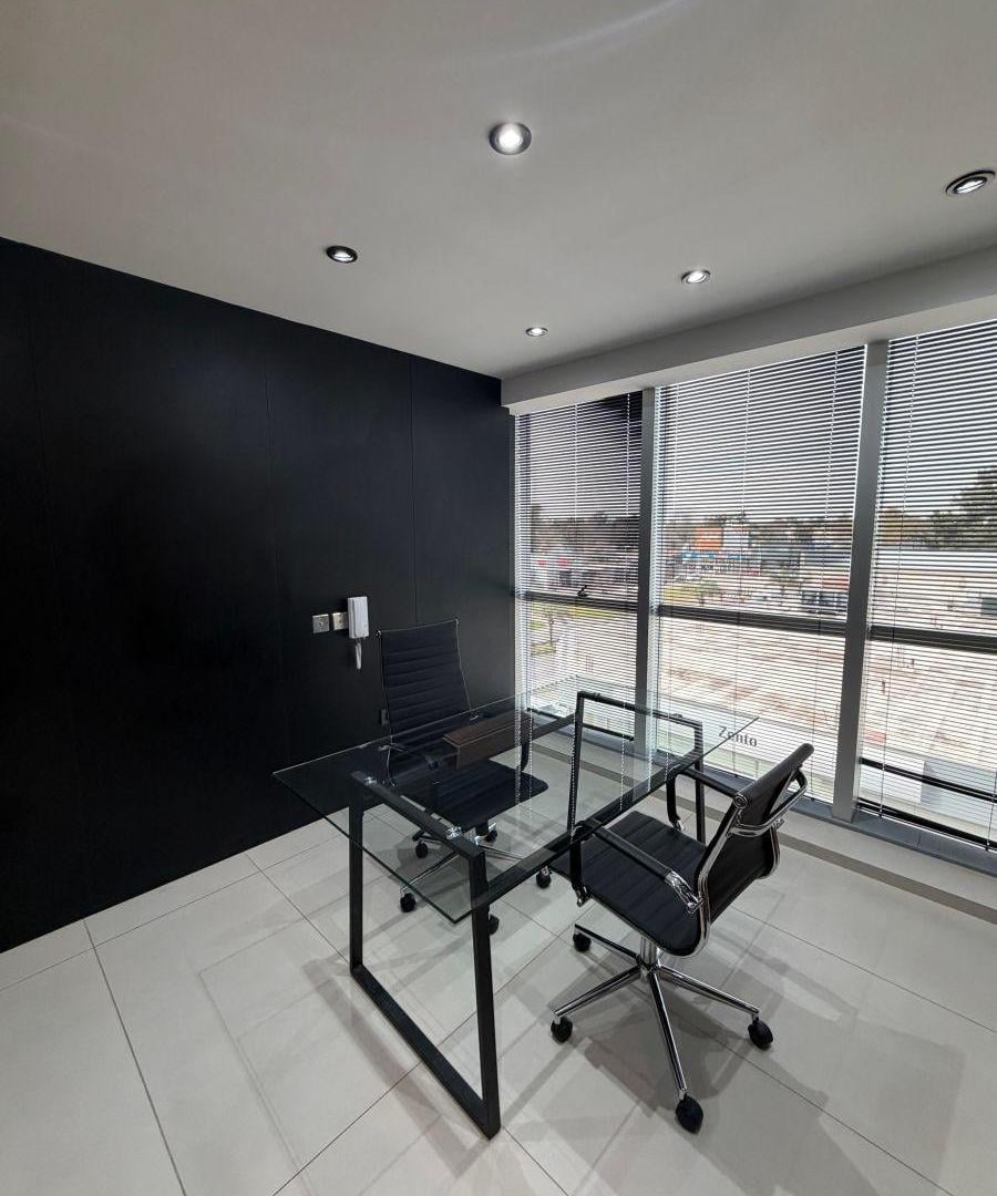 Foto de Oficina comercial de lujo de 60 m² con estacionamiento en alquiler en, imagen 2