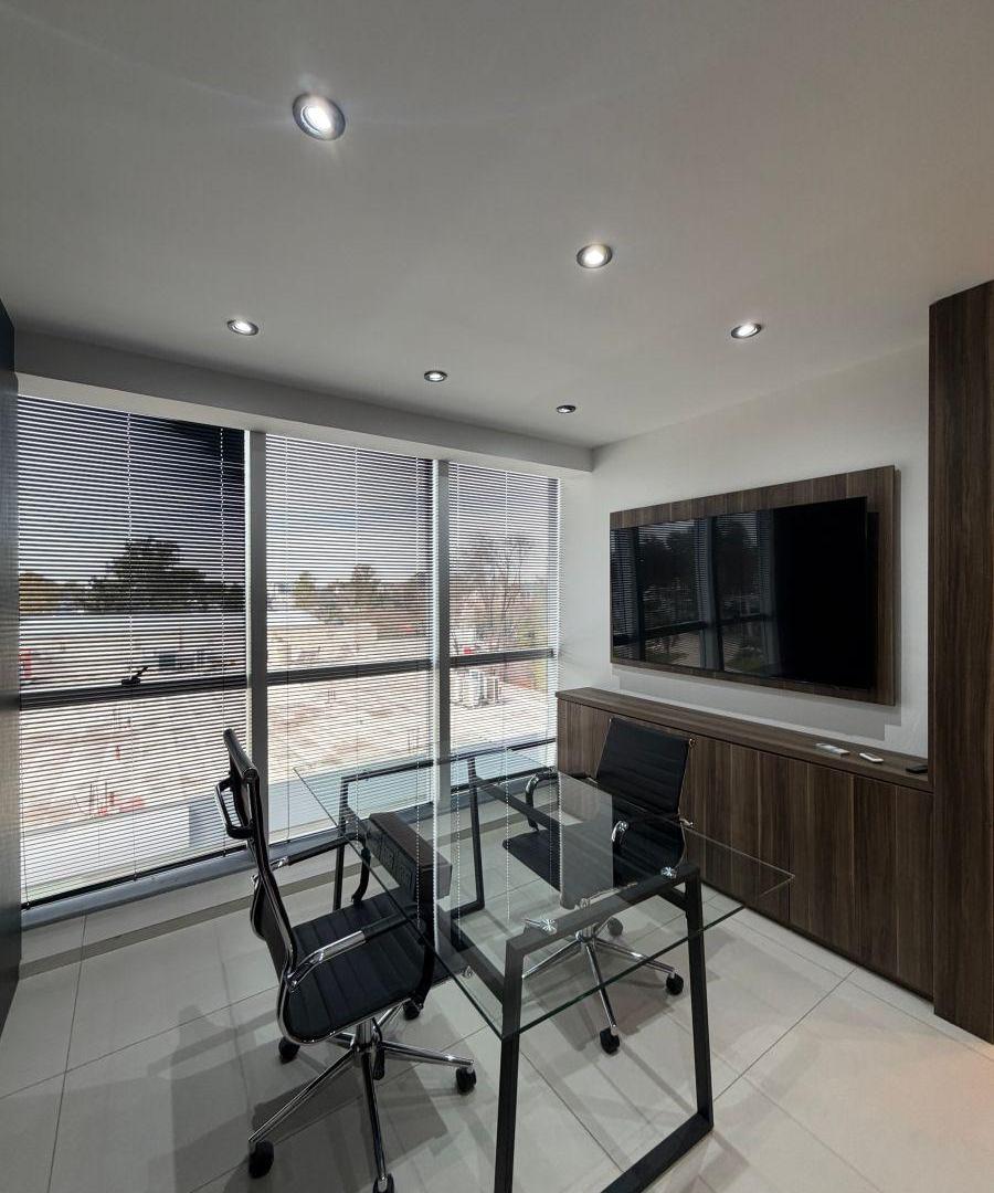 Foto de Oficina comercial de lujo de 60 m² con estacionamiento en alquiler en, imagen 3