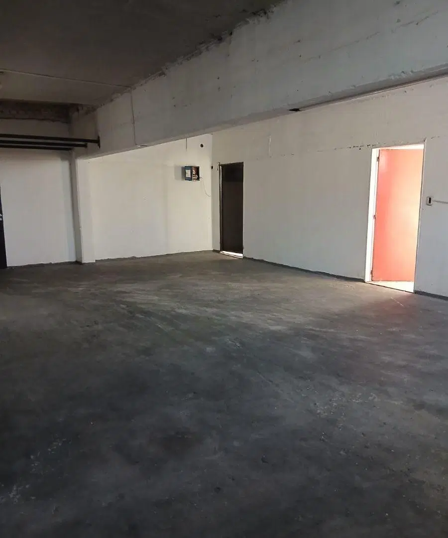 Bodega-Galpon de 400 y entrepiso 120 m2 m2 en alquiler en Distrito Sudoeste 3
