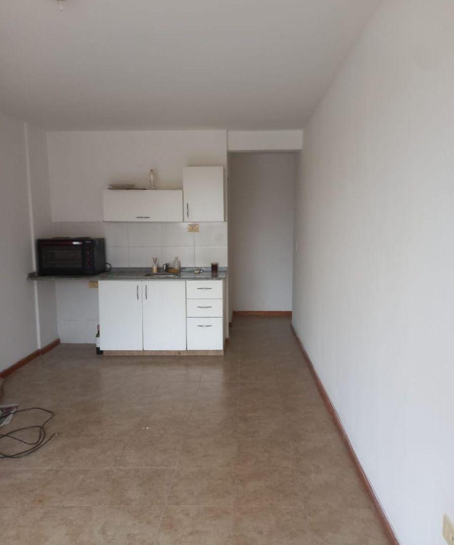 Foto de Departamento monoambiente de 26 m² en alquiler en Echesortu, imagen 4