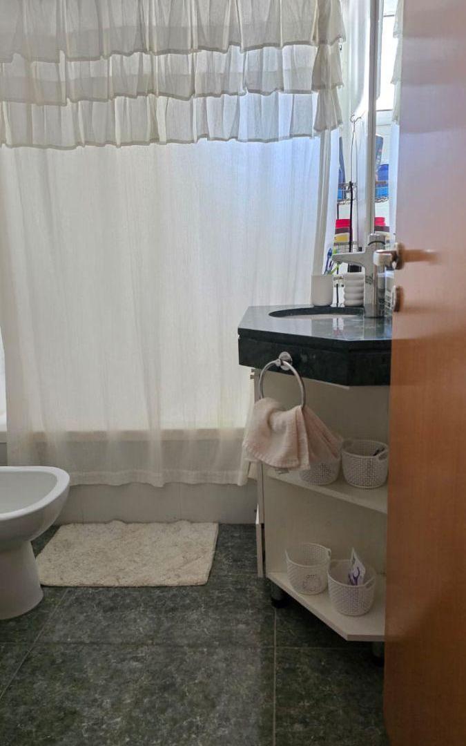 Foto de Departamento de 55 m² con 2 dormitorios y cochera en venta en Martín, imagen 5