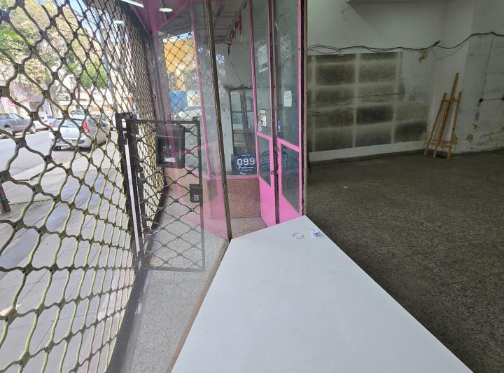 LOCAL COMERCIAL DE 73 M2 DOBLE VIDRIERA GRAN ESPACIO PRINCIPAL 3