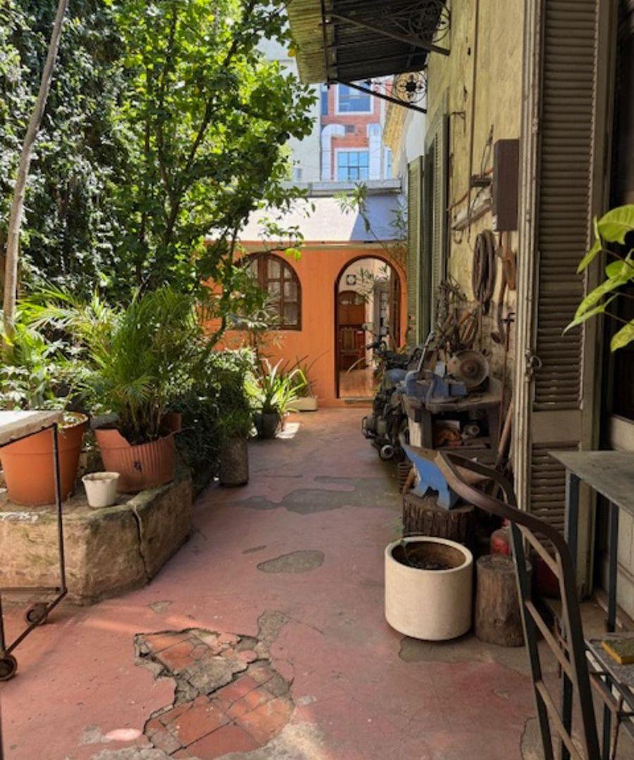 ÓPTIMO PH DE 282 M2 EN EL CORAZÓN DE SAN TELMO - LUZ Y SOL - 3 PATIOS - ÚNICO Y CON GRAN POTENCIAL