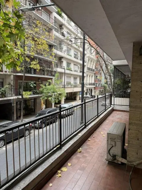 ÓPTIMO 3 AMBIENTES AL FRENTE EN EL CORAZÓN DE RECOLETA PATIO INTERNO Y BUEN ESTADO 3