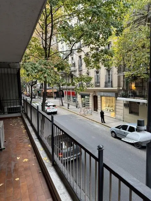 ÓPTIMO 3 AMBIENTES AL FRENTE EN EL CORAZÓN DE RECOLETA PATIO INTERNO Y BUEN ESTADO 1