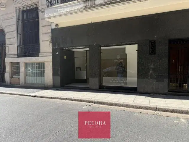 EXCELENTE LOCAL COMERCIAL EN IMPECABLE ESTADO Y REFACCIONADO A NUEVO! 2
