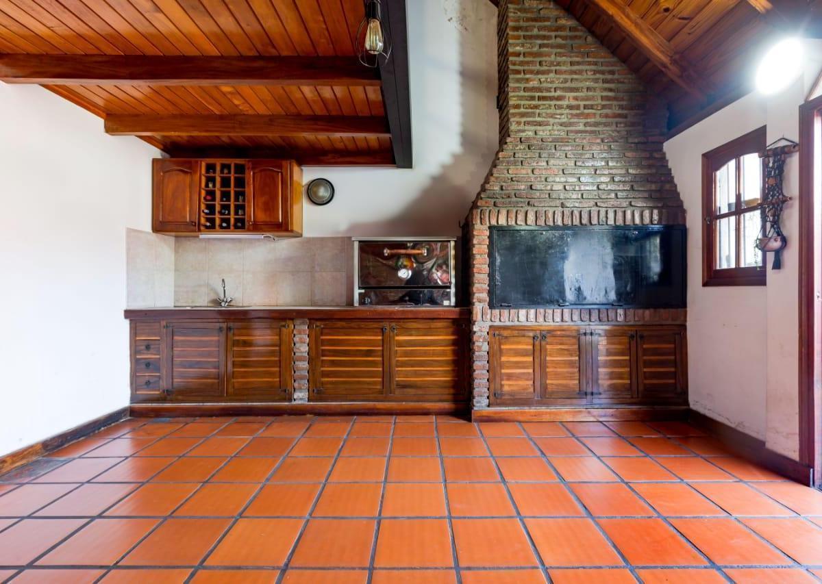 Casa 3 Dorm. Cochera Quincho y Pileta 4