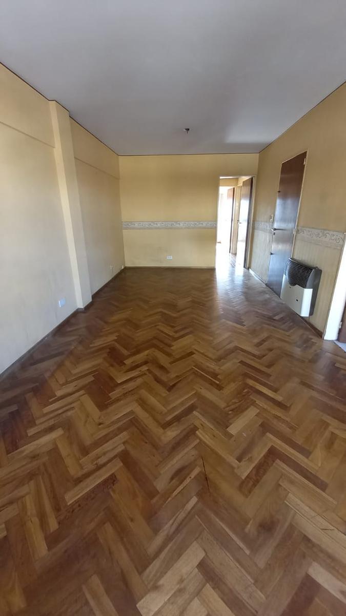 Departamento 2 Dorm. con Cochera en Abasto 4