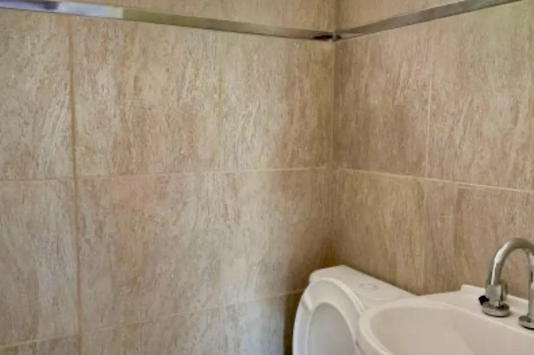 3 CASAS EN UN LOTE DE 2800 1