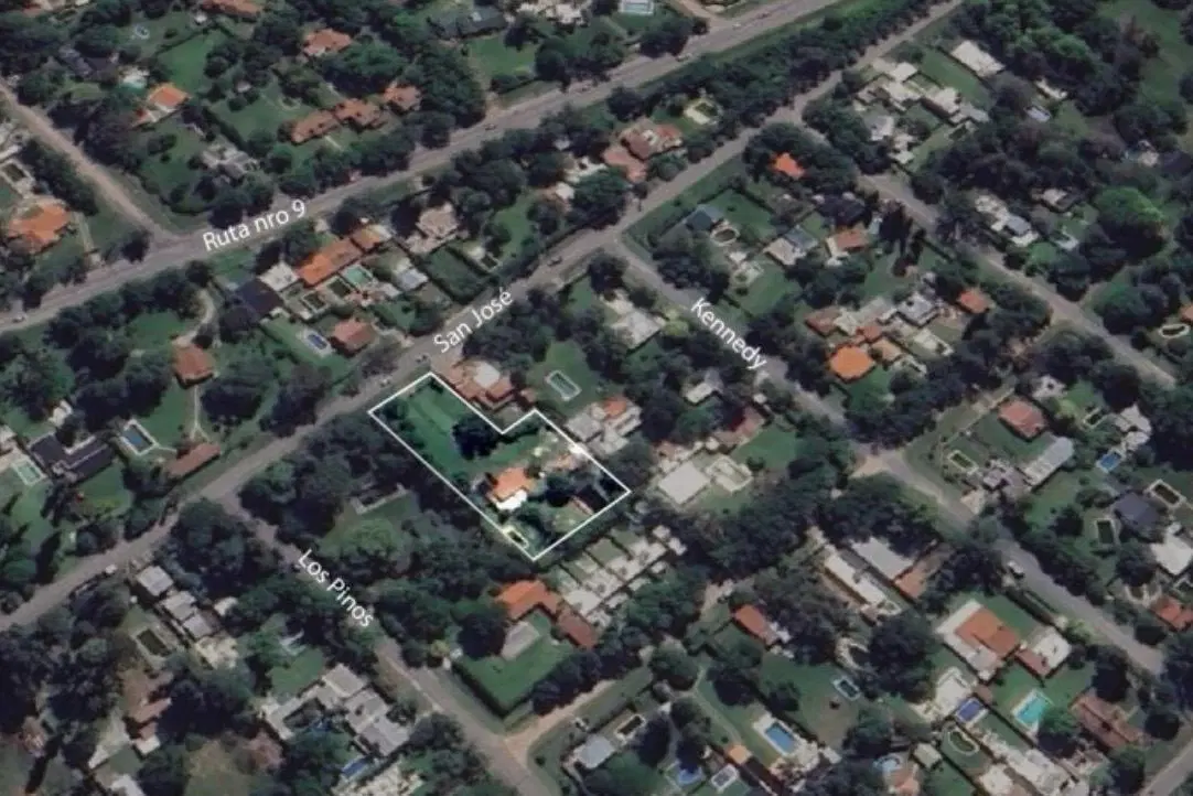3 CASAS EN UN LOTE DE 2800 2