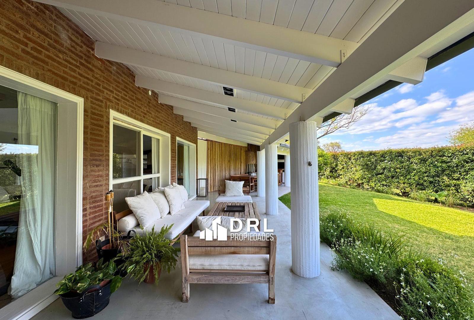 Casa en venta en Lomas de la Carolina