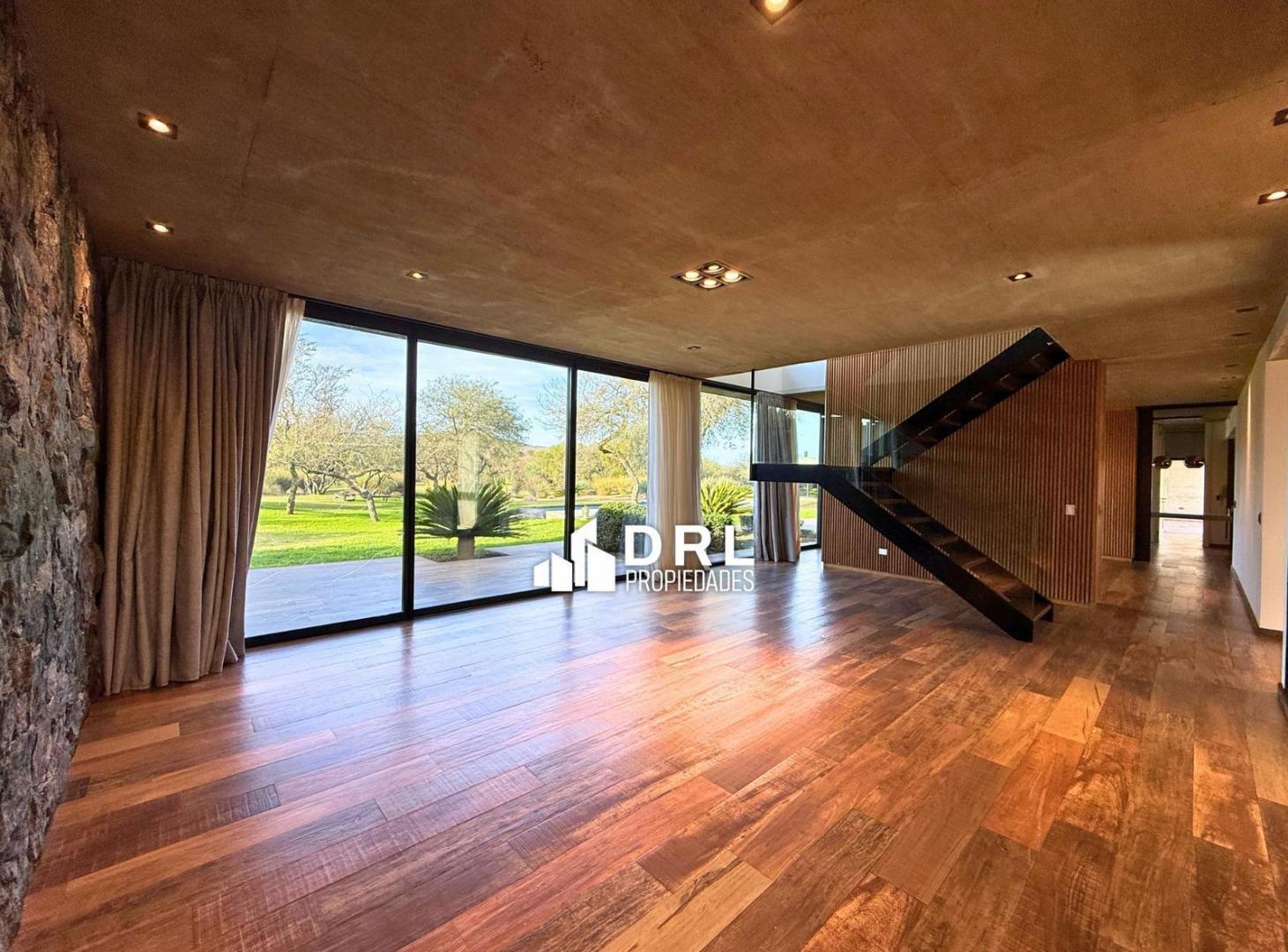 Casa en Venta La Arbolada Holywood