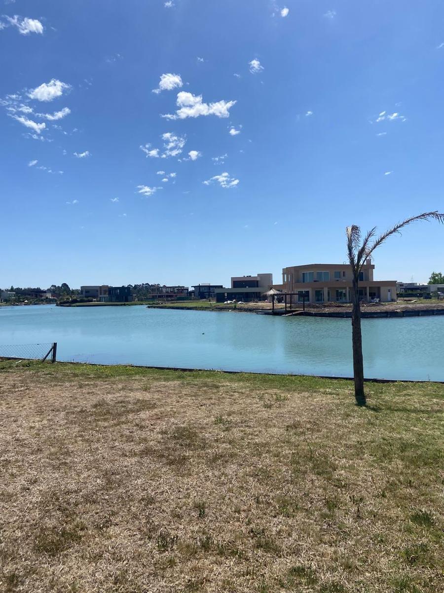 Lote En Venta En Lagos De Canning 1 Fondo A La Laguna, Canning