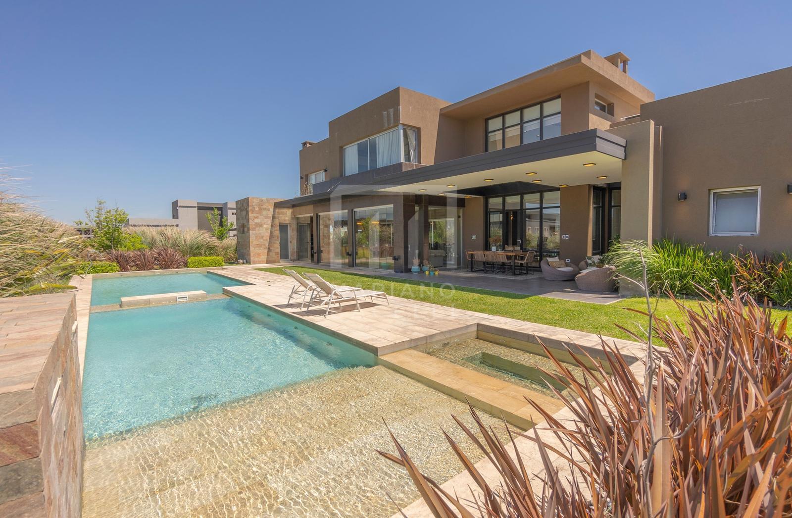 Casa En Venta En Lagos de Canning, Canning.