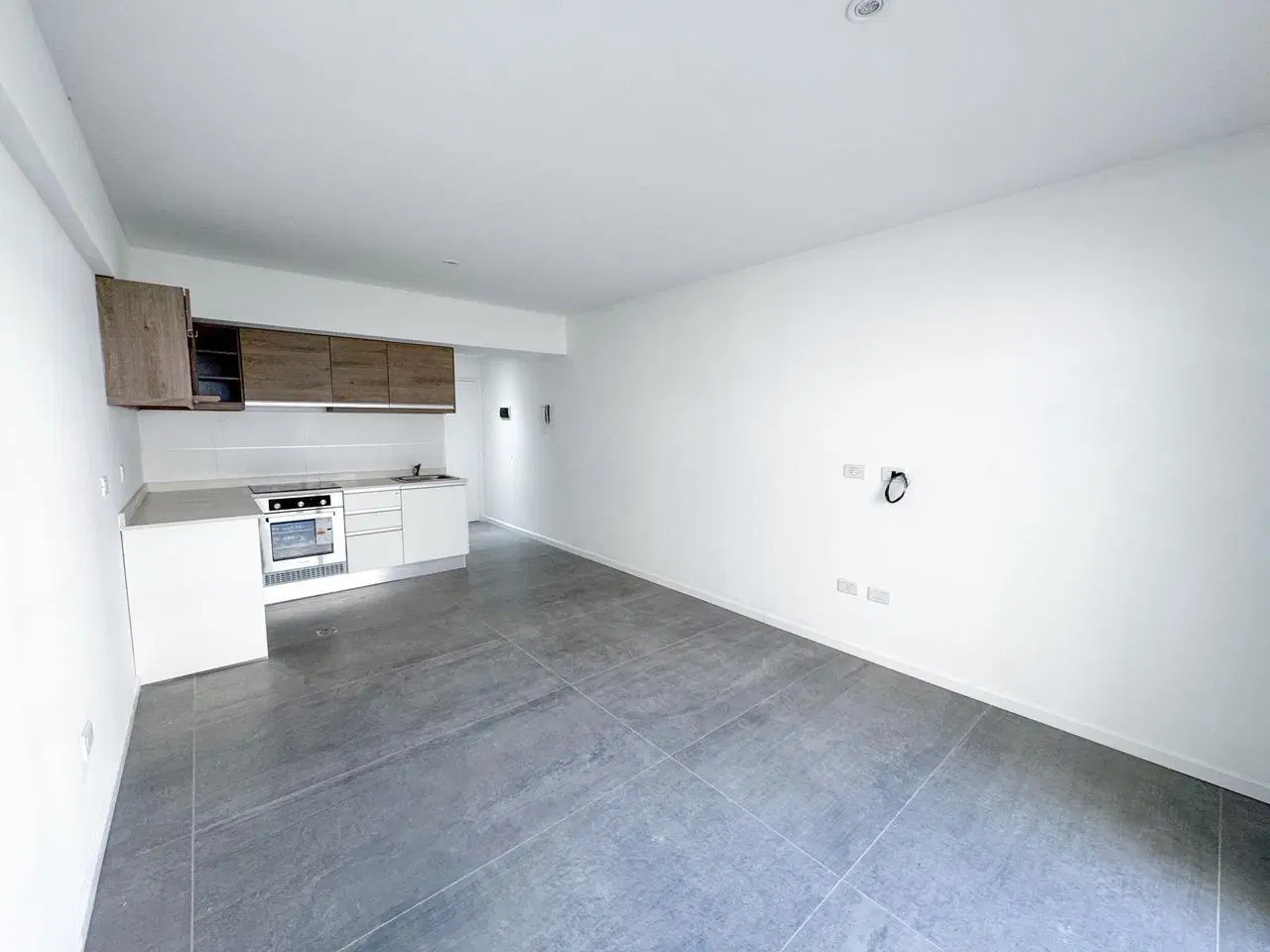 Departamento En Alquiler En Canning Center 4