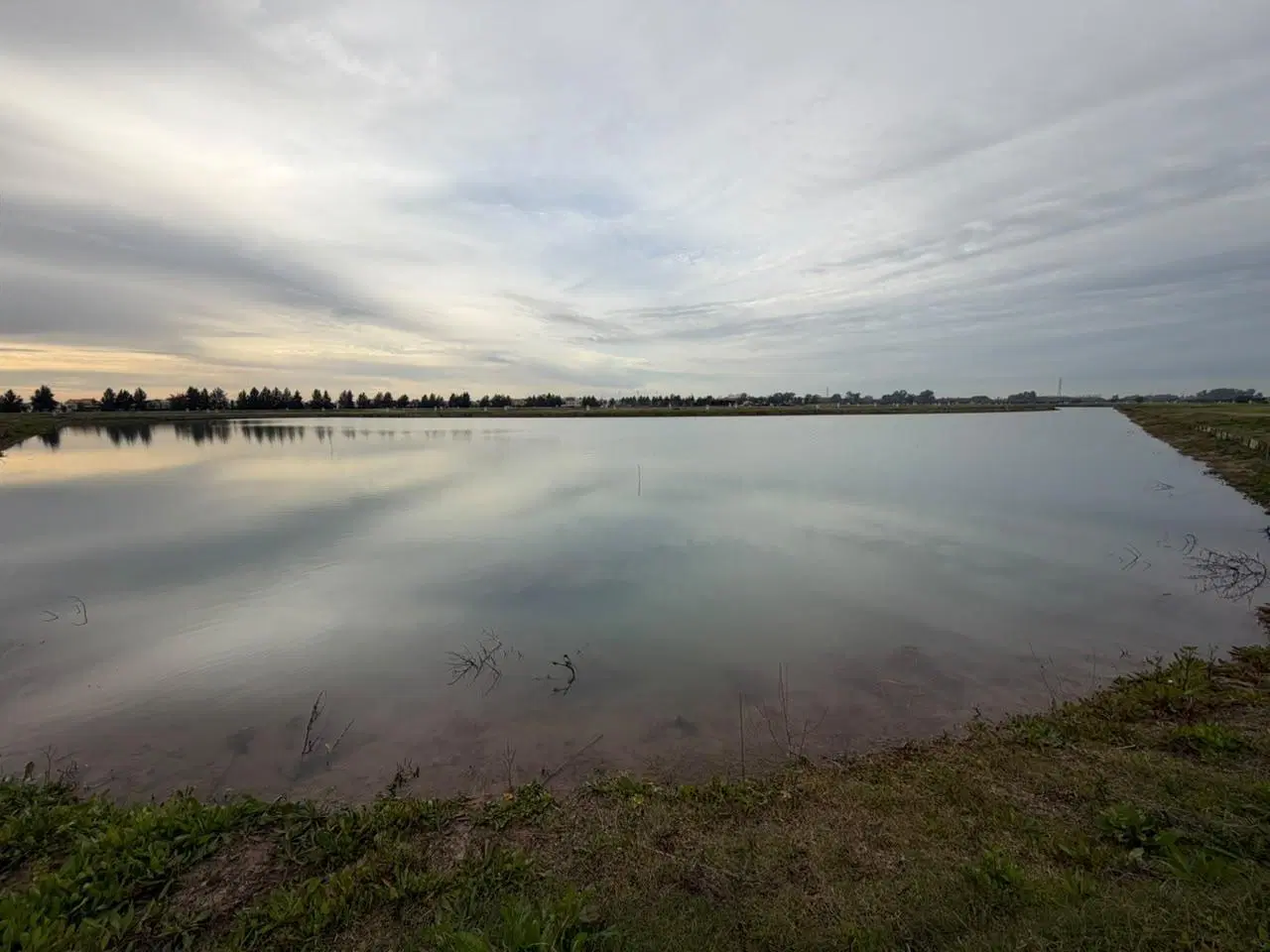 Venta Lote A La Laguna En Damasia Al Sur Canning 4