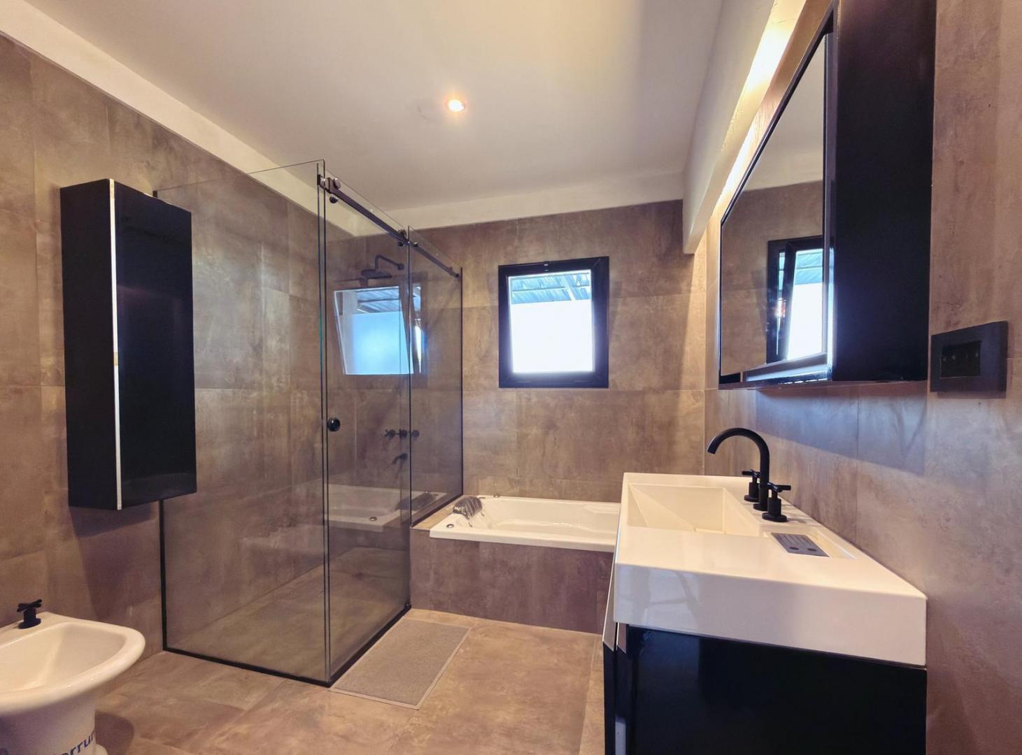 Foto de CASA 4 AMBIENTES EN VENTA SANTA RITA LOTE INTERNO, imagen 5