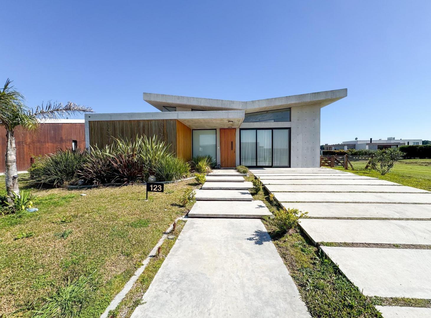 Foto de Casa en Venta Lares de Canning, imagen 3