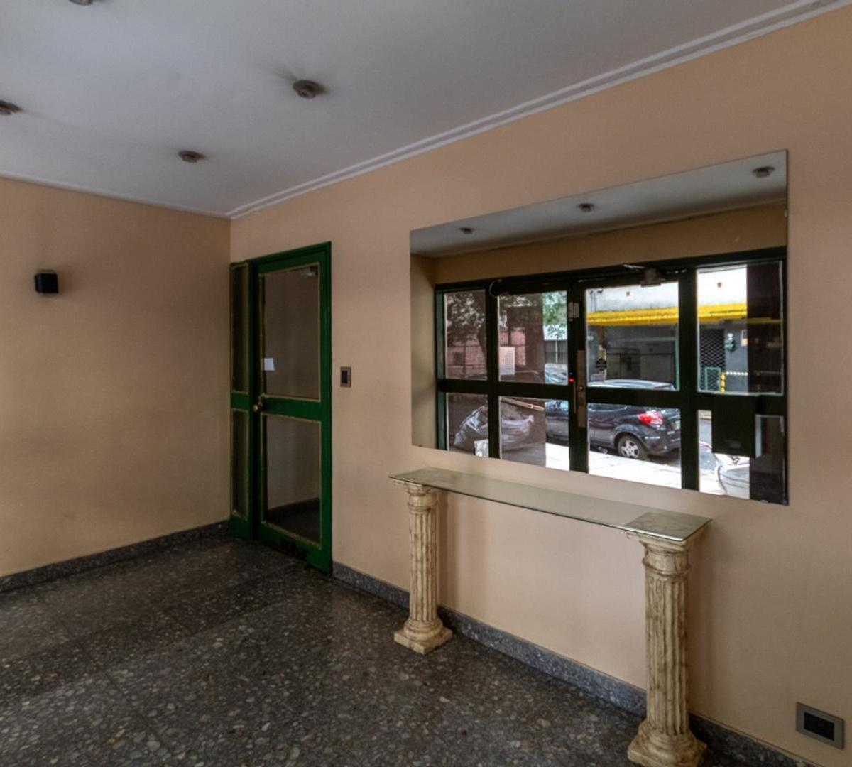 Monoambiente Apto Profesional Excelente Ubicación! 2