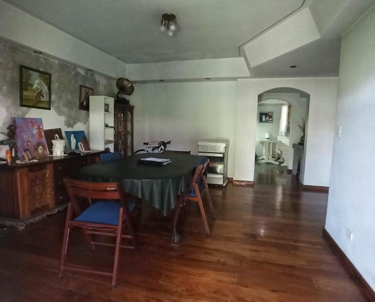 Casa de 4 Amb. con Jardin y Cochera 3
