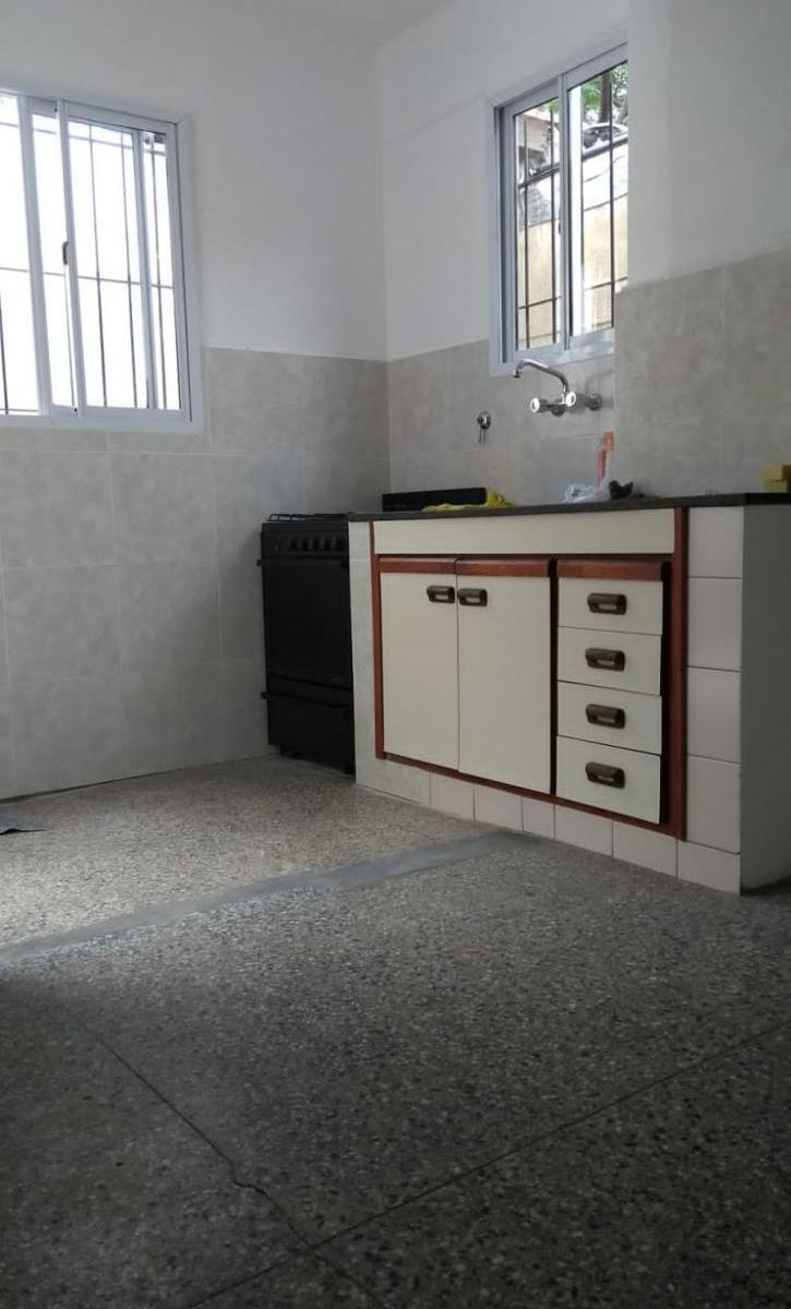 Excelente Oportunidad P. H. Interno 3amb C Patio y Terraza 1