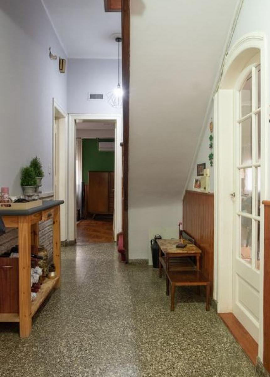 Excelente Casa de 6 Amb en Importante Esquina 2