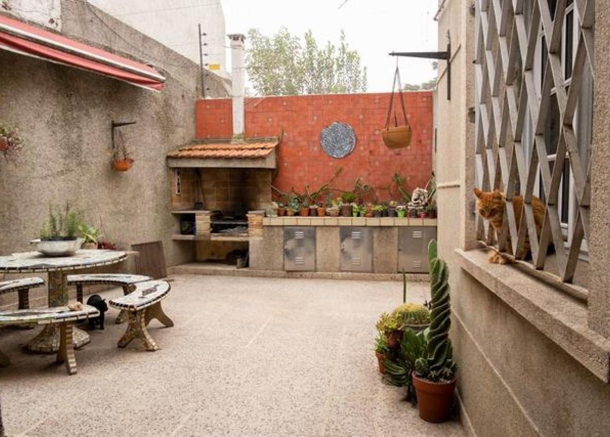 Excelente Casa de 6 Amb en Importante Esquina 5