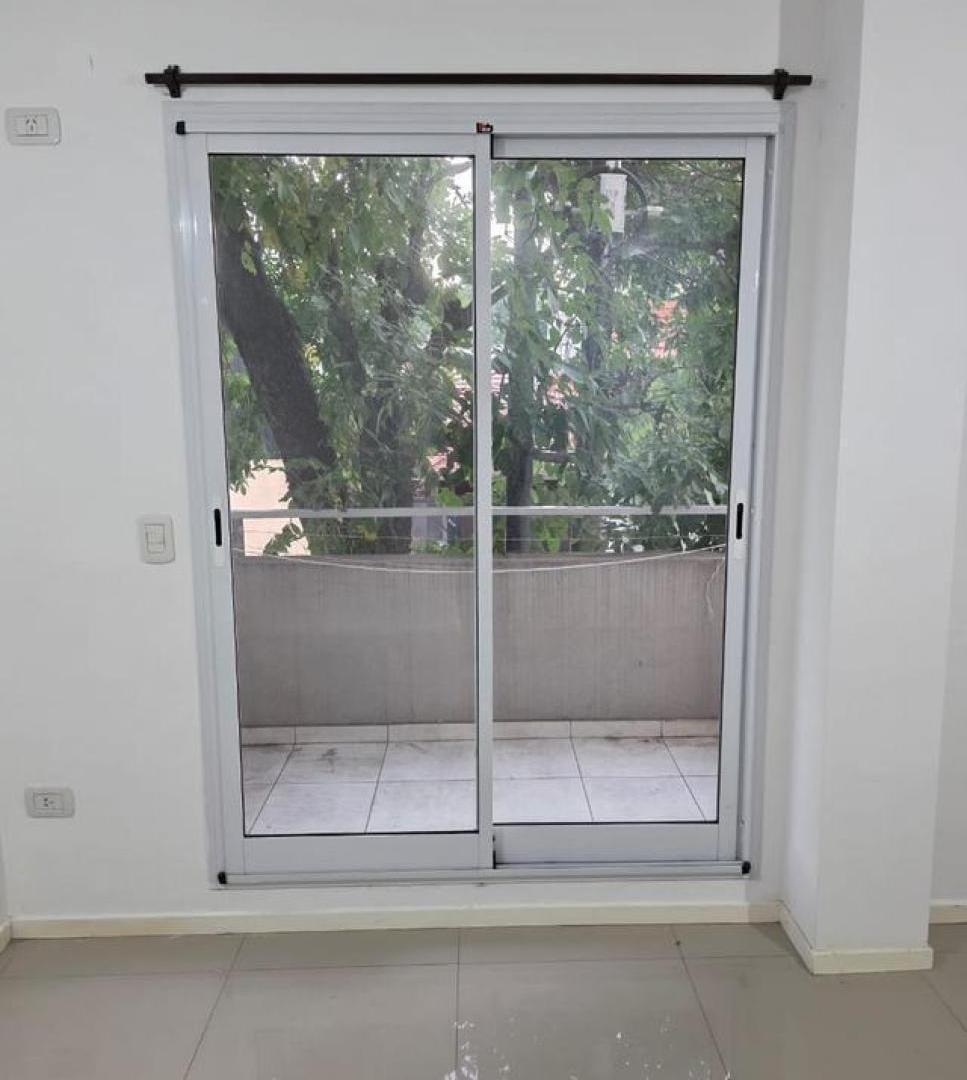 EXCELENTE MONOAMBIENTE CON BALCON