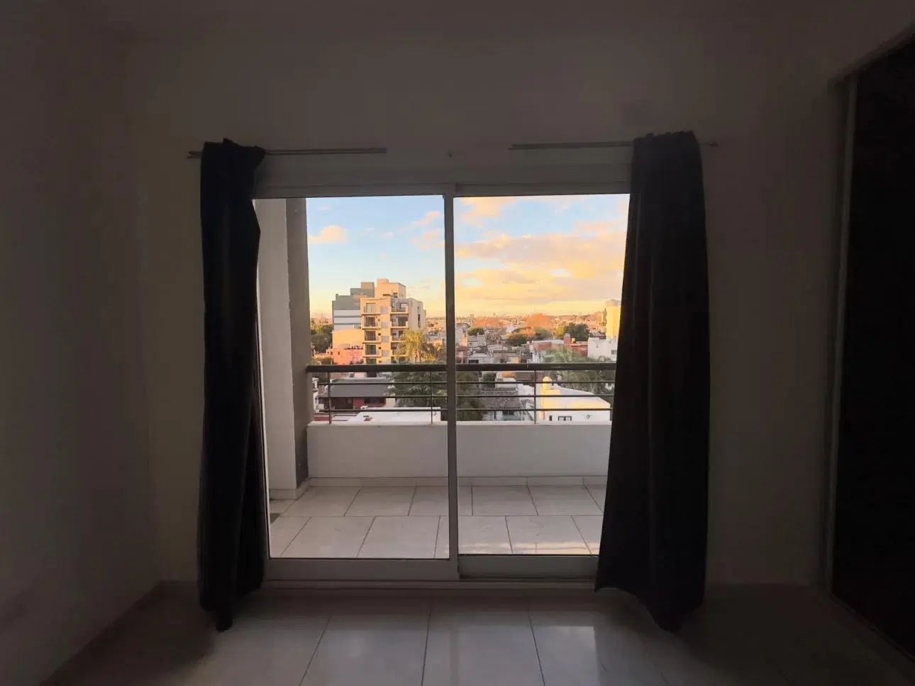 MONOAMBIENTE CON BALCON 5