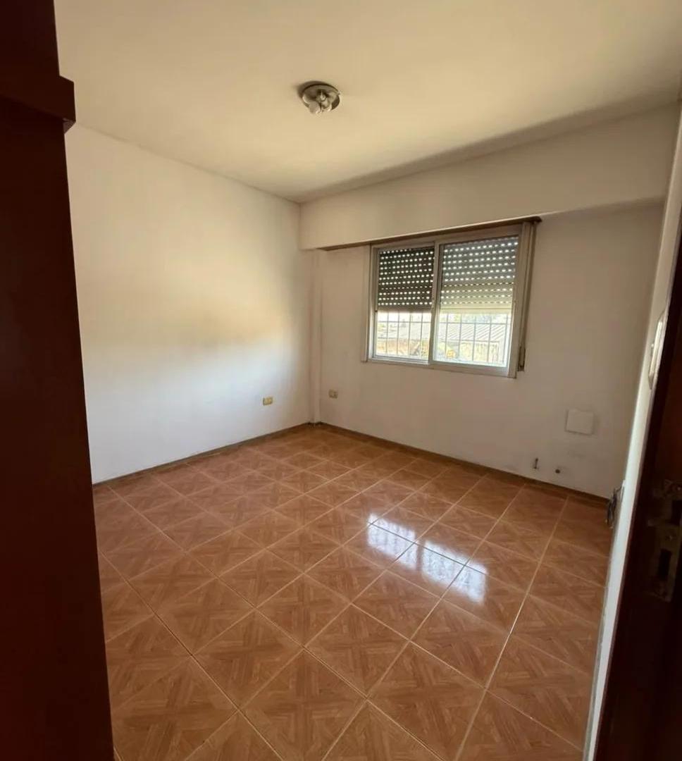 Foto de DEPARTAMENTO AL FONDO CON PATIO MUY LUMINOSO, imagen 2