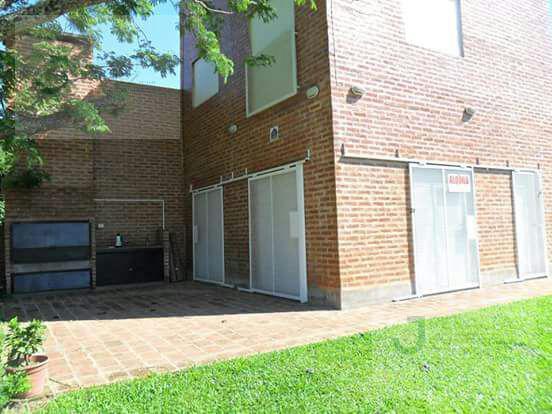 Linda Casa 2 Dorm. Paso de La Patria 3