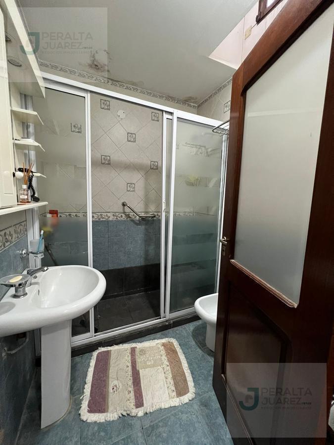 Modera Casa Estilo Chalet en Venta 4 Dorm. y Piscina 4