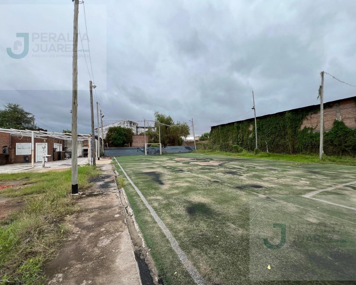 Lindo Terreno de 900 m² de Esquina! 2